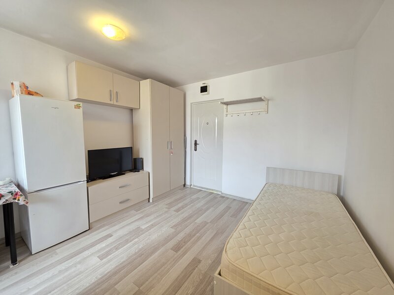 Piata Trapezului, 7 minute metrou 1 Decembrie 1918,